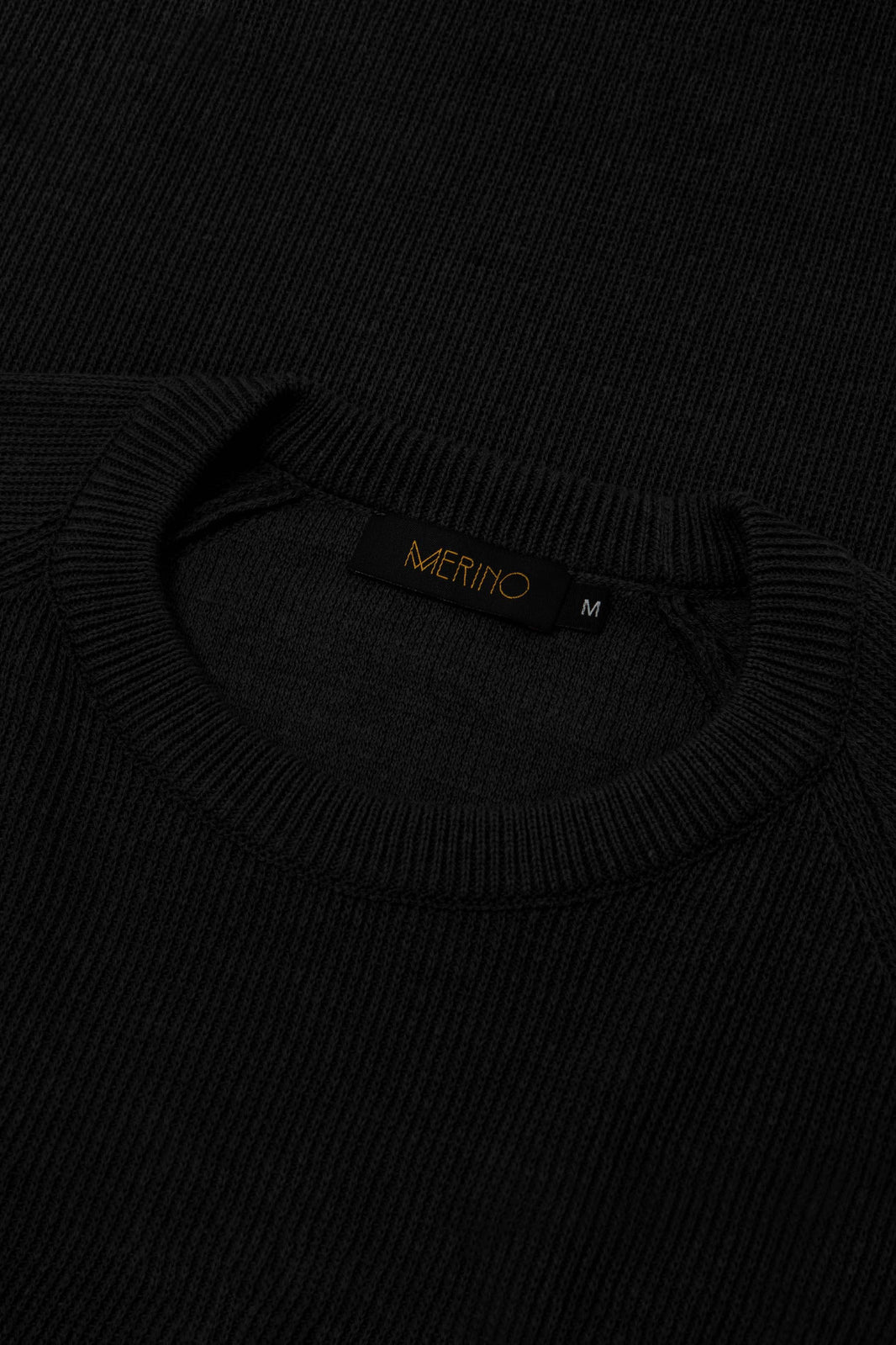 Suéter gola redonda preto